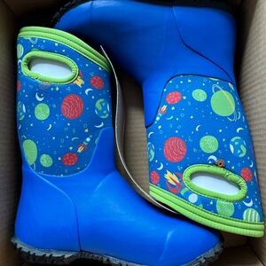 Bogs Kids size 3 snow boots minimally worn!